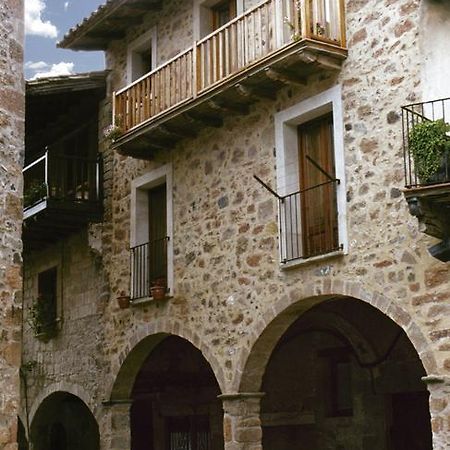 Allotjaments Placa Major-Grevol Santa Pau Exterior photo