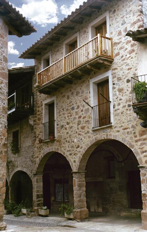 Allotjaments Placa Major-Grevol Santa Pau Exterior photo